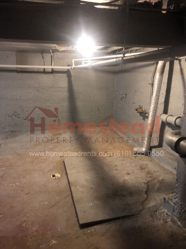 Building Photo - 3 BEDROOM LINWOOD HOME!