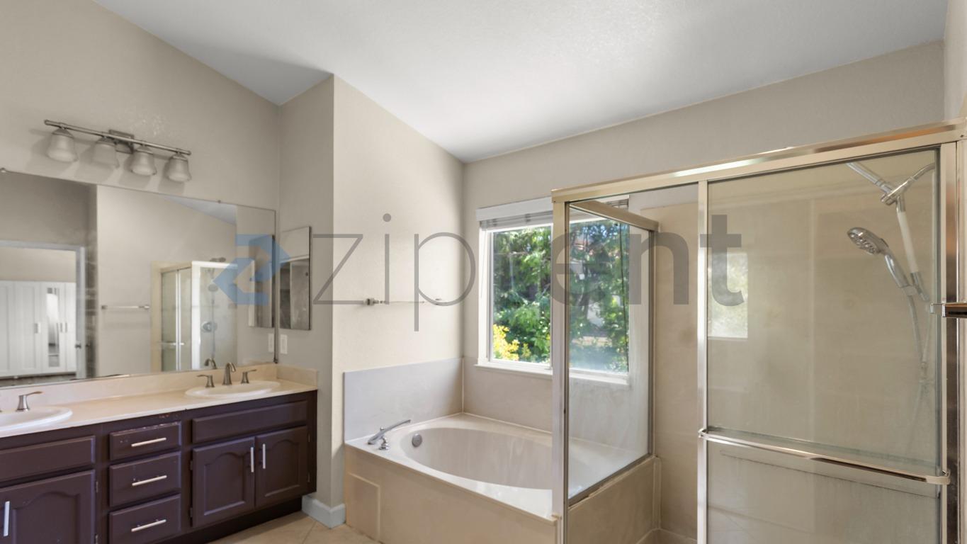 Building Photo - Unit