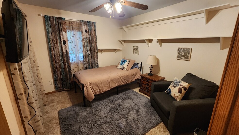 Building Photo - 371 Cardinal Ave