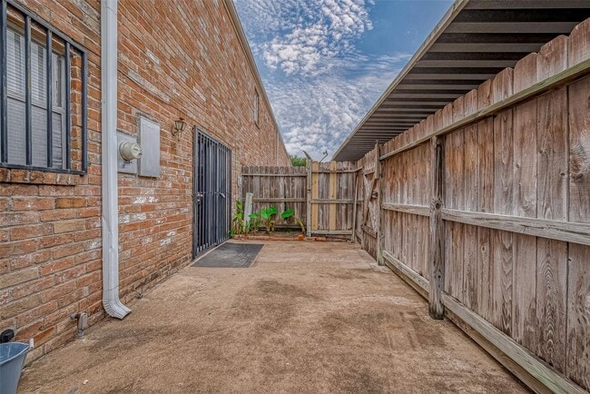 Building Photo - 4212 Belle Park Dr