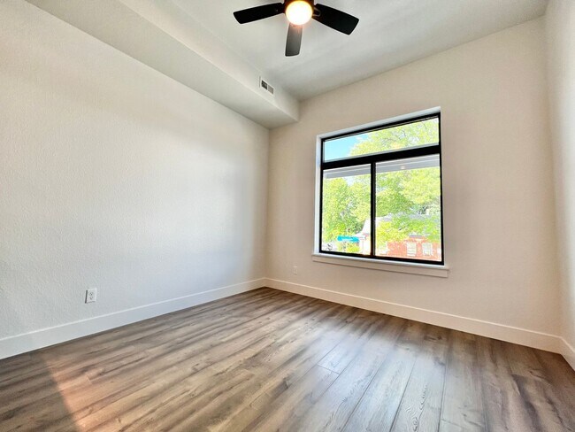 Building Photo - Newer Build in Downtown Loveland Apartments!