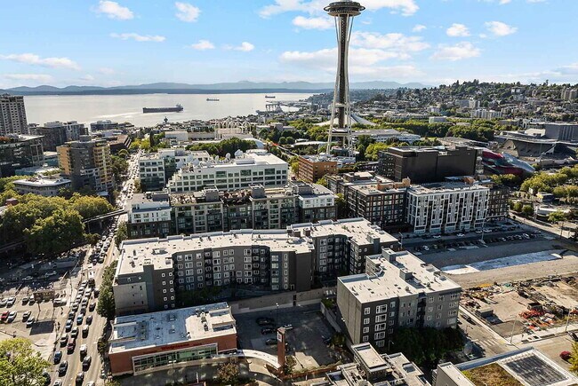 Building Photo - Taylor 28