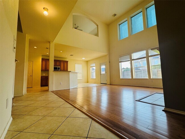 Building Photo - 931 Sierra Springs Ln