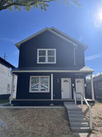 Building Photo - "Charming 3-Bedroom Duplex with 2 Full Bat...