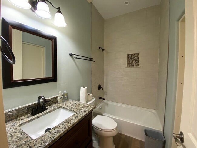 Building Photo - 921 Foxfire Trail