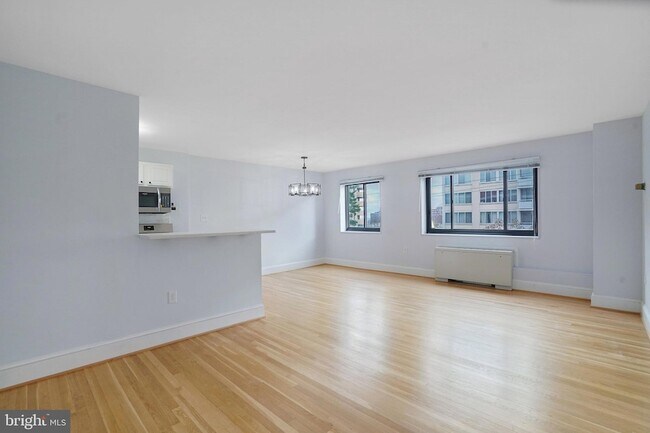 Building Photo - 1200 S Arlington Ridge Rd