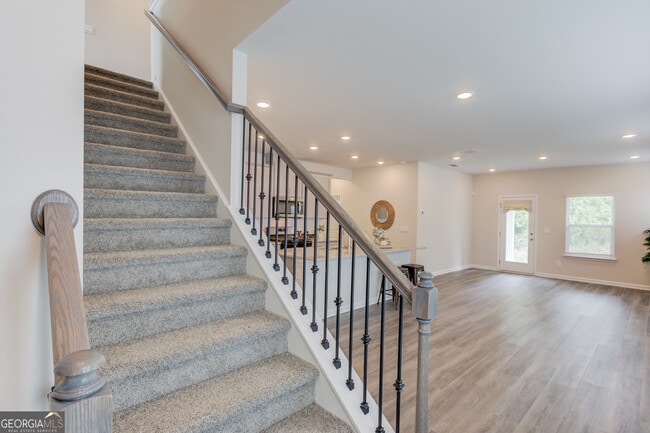 Building Photo - 1325 Lyon Wy Dr