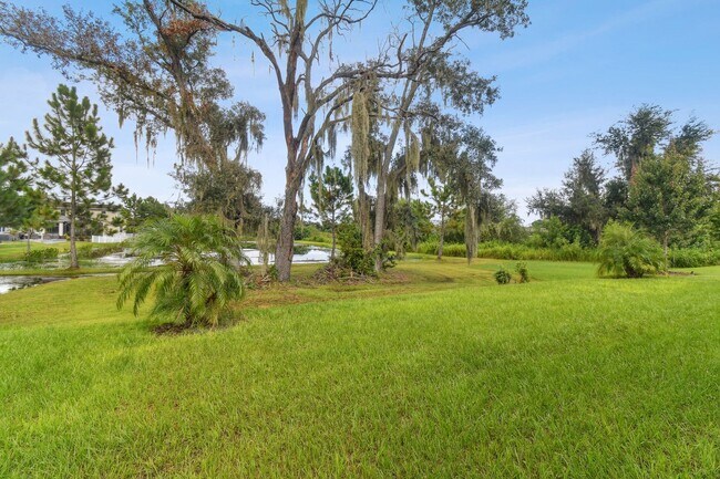 Building Photo - Spacious 4 Bed, 2 Bath Single Family Home ...
