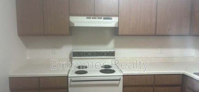 Building Photo - 305 Waters Edge Dr