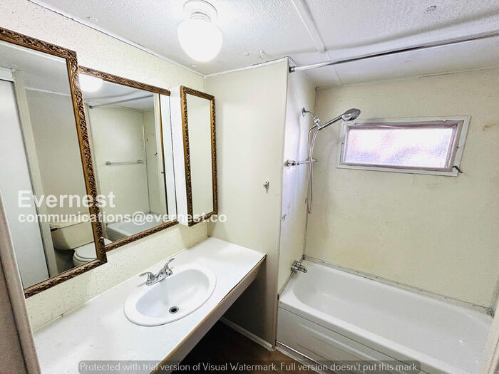 Building Photo - 820 Paradise Blvd