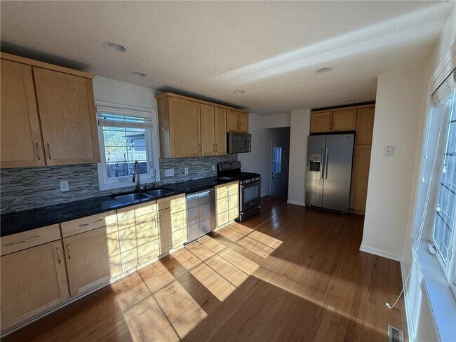 Building Photo - 709 Wayzata Blvd E