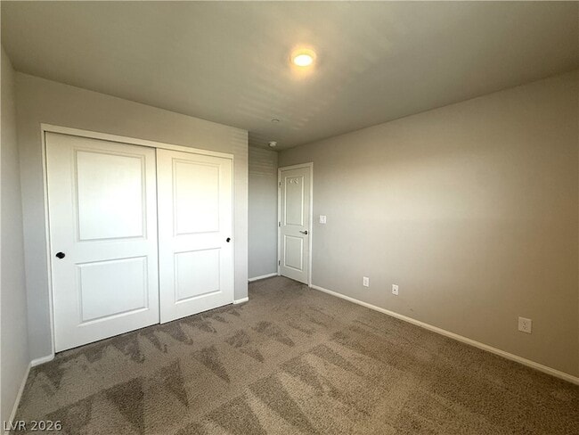 Building Photo - 522 Spy Rock Ave