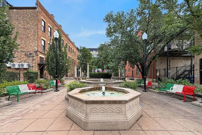 Building Photo - 1422 W Taylor St
