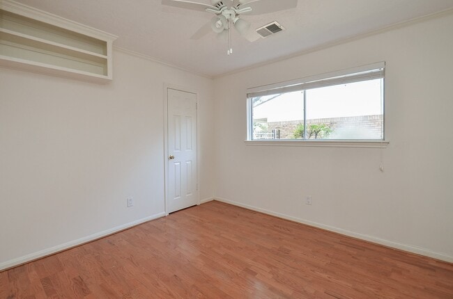 Building Photo - 7923 Burgoyne Rd