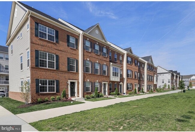 Primary Photo - 7132 McHenry Mews