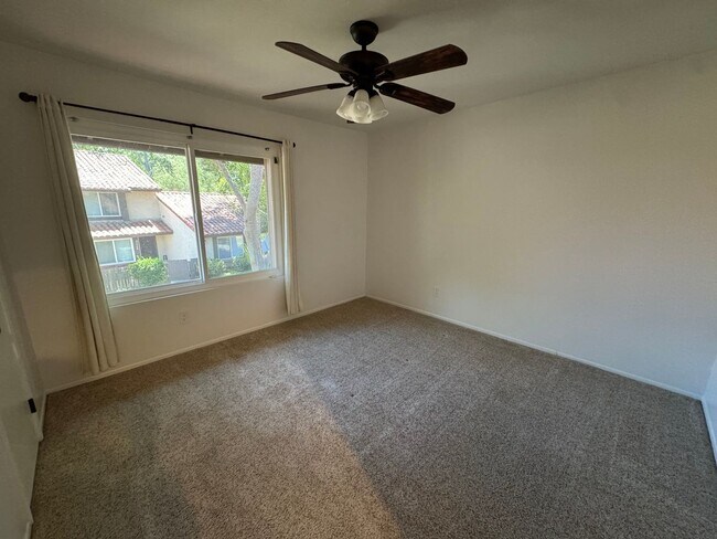 Building Photo - Light-Filled 3-Bedroom Home in Desirable Agoura Hills Community