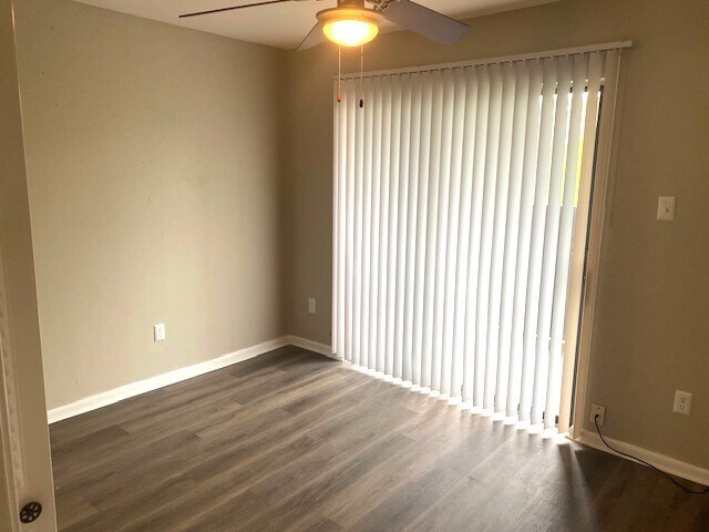 Building Photo - 3075 Walnut Bend Ln