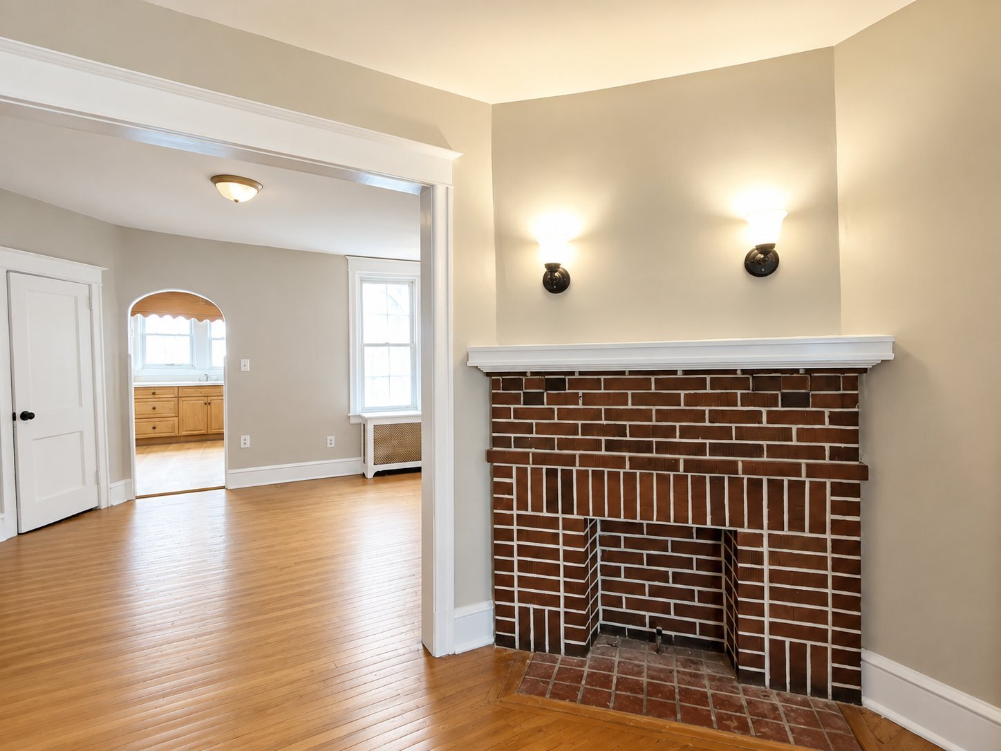 Building Photo - 409 N Daggett St