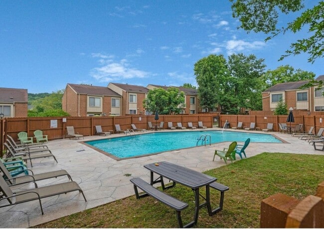 Building Photo - 6905 Highland Park Dr