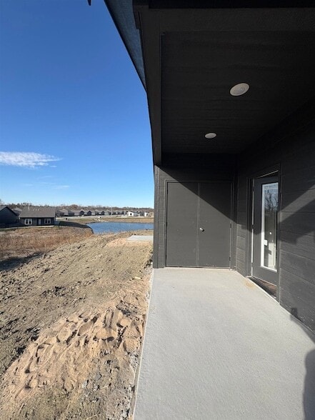 Building Photo - 4833 N Vassar Ave