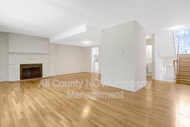 Building Photo - 3353 Ardley Ct