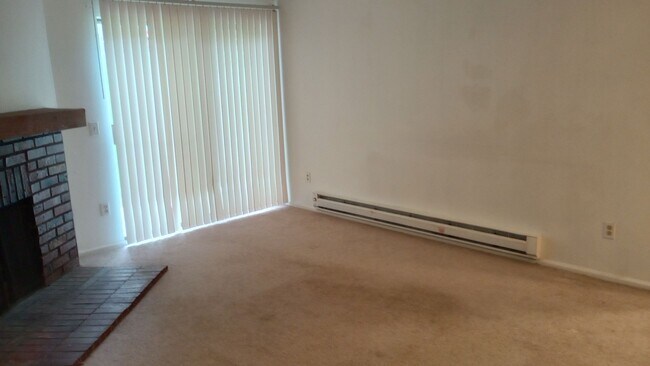 Building Photo - 1 bed, 1 Bath, 800 sqft with washer/dryer ...