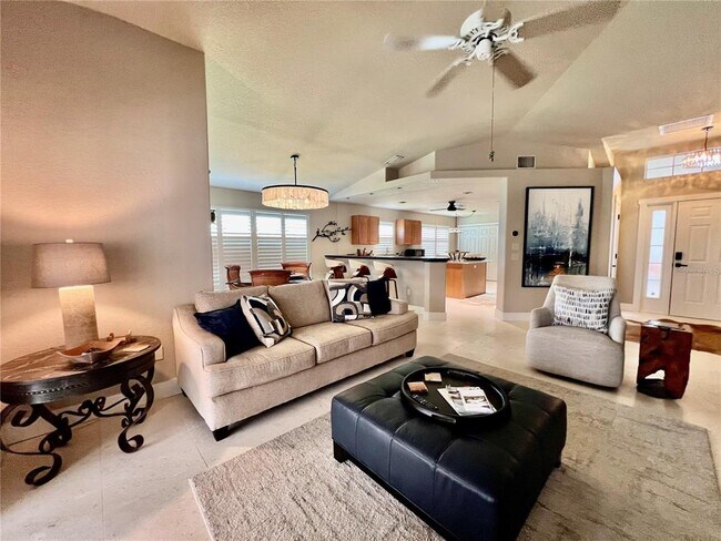 Building Photo - 4061 King Tarpon Dr
