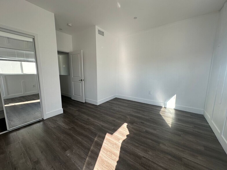 Building Photo - 1623 W 208th St