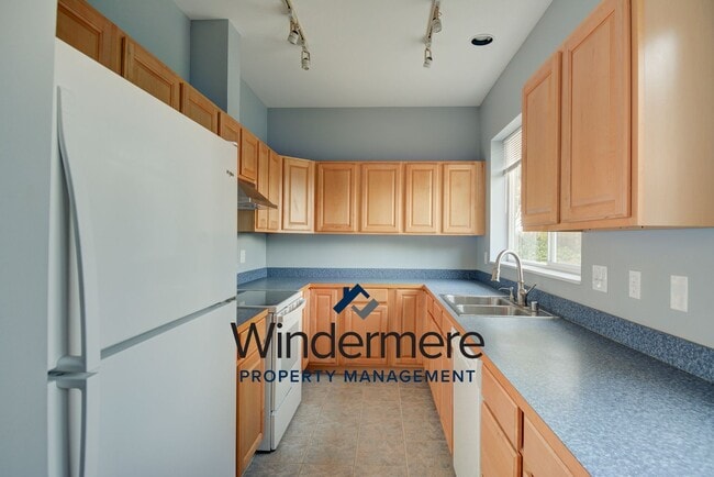 Building Photo - 1 Bed 1 Bath newly remodeled with Large shop **$500 off first months rent**
