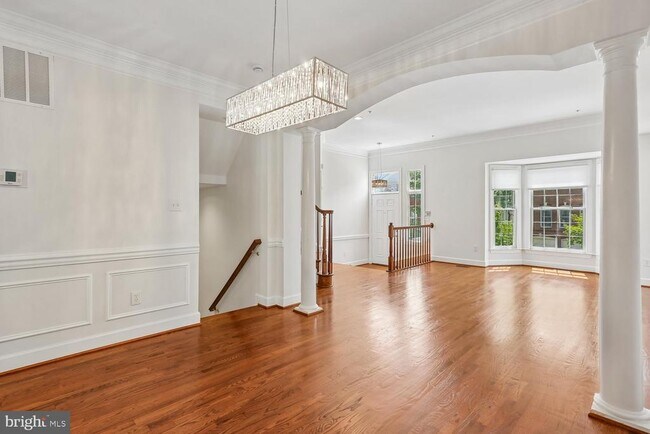 Building Photo - 417 Winding Rose Dr