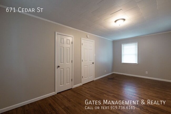 Building Photo - 671 Cedar St