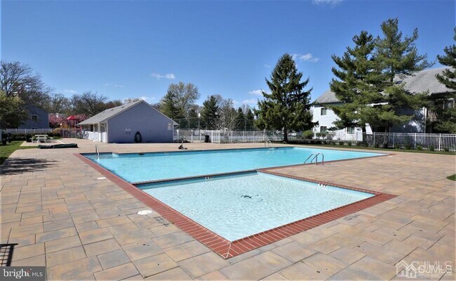 Building Photo - 1016 Aspen Dr