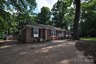 Building Photo - 242 N Sharon Amity Rd