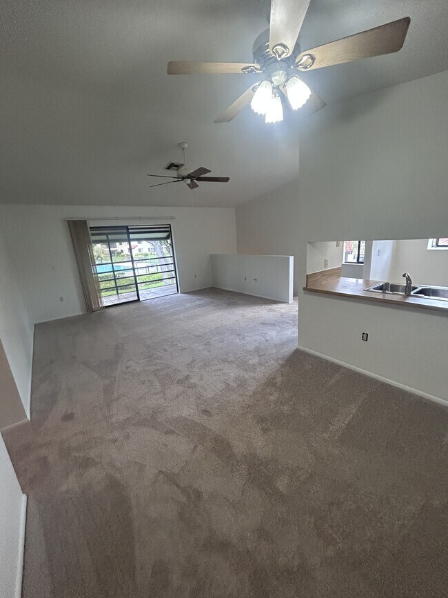 Building Photo - 5785 Gardens Dr