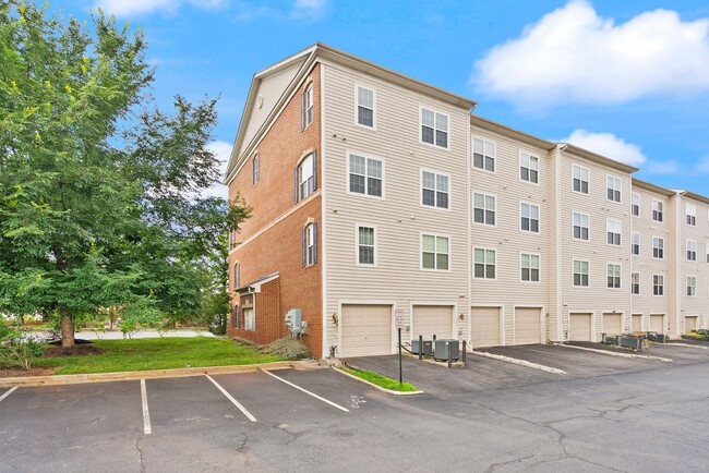 Building Photo - 9502 Lee Ct