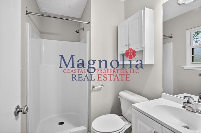Building Photo - 3 bedroom 2 bathroom home in Richmond Hill GA
