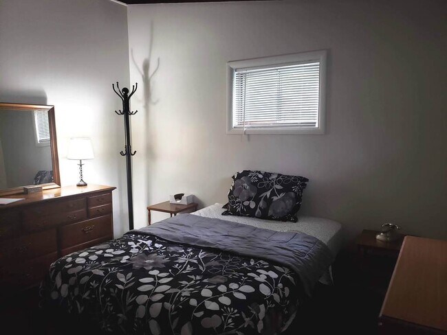 Building Photo - 10 Donenfeld Dr