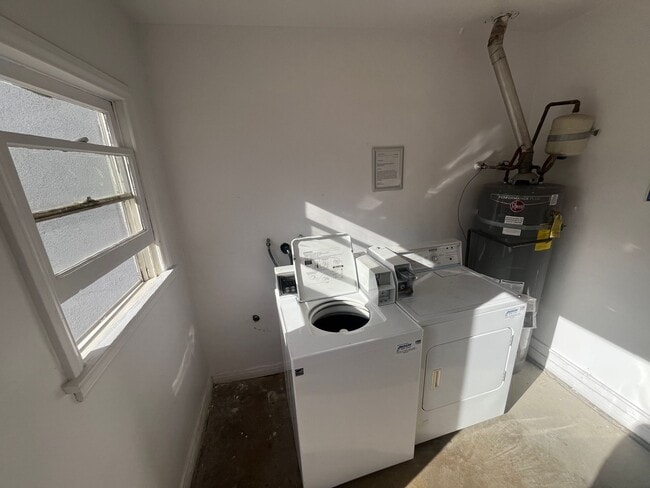 Building Photo - 410 Veteran Avenue