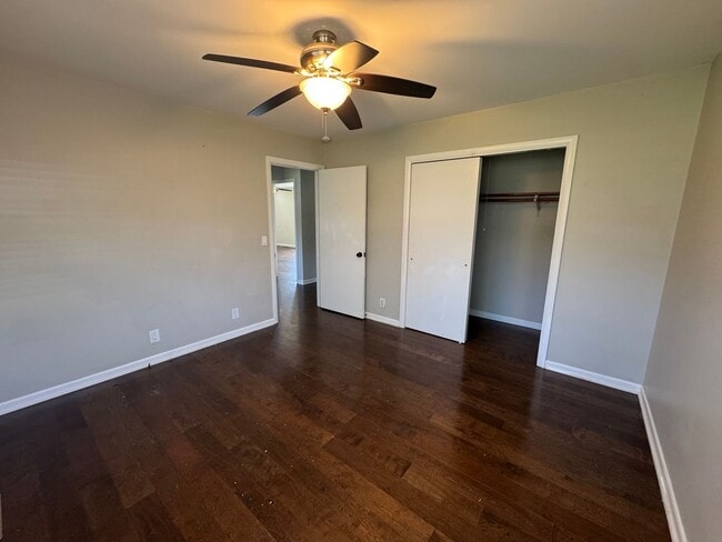 Building Photo - 3 Bedroom Home in Murray