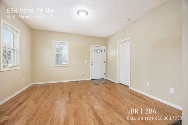 Building Photo - 656 Veto St NW