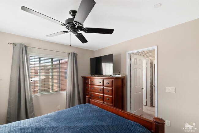 Building Photo - 3 Bed 2.5 Bath Spanish Walk Villa Palm Desert