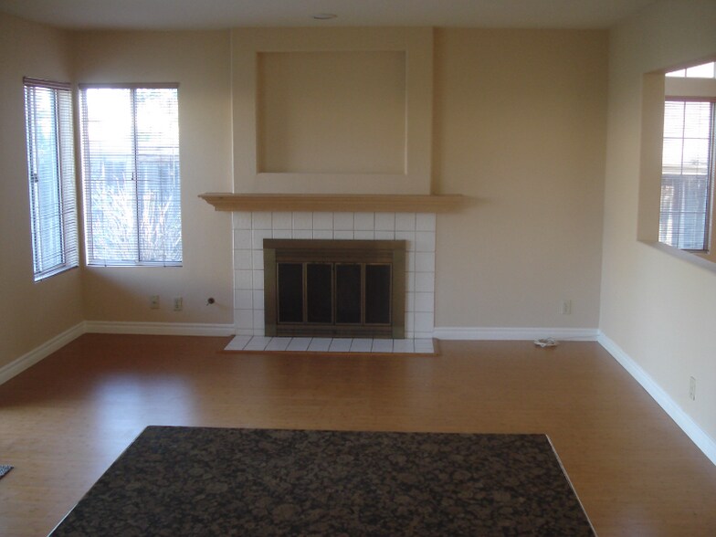 Building Photo - 14421 Autumn Hill Ln