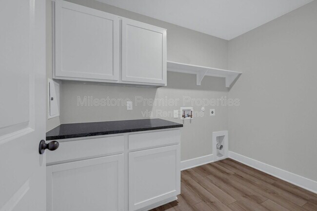 Building Photo - 1902 Aleia Cv