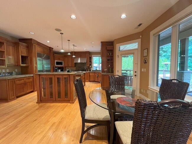 Building Photo - Forest-View Luxury Home with 5 Bedrooms, Luxury Primary Suite & Gourmet Kitchen