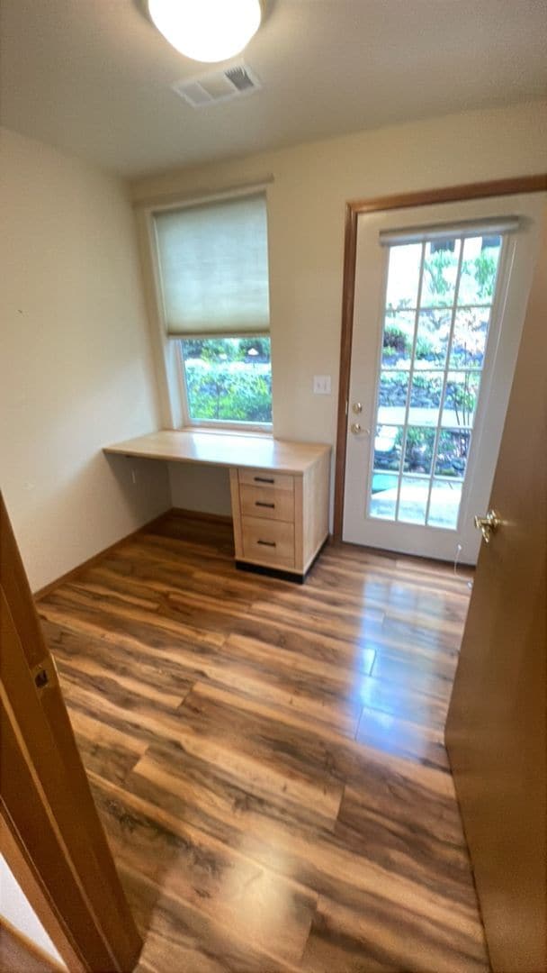 Building Photo - 1 Bedroom +Bonus Room, 1.5 bath Condo in Mountain Meadows Community!