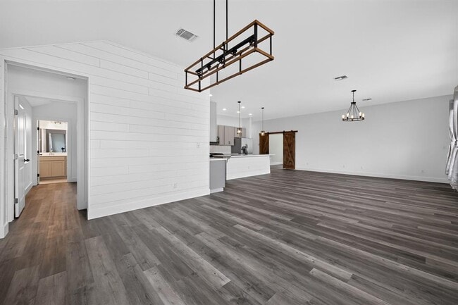 Building Photo - 104 Joseph Hawkins Ln