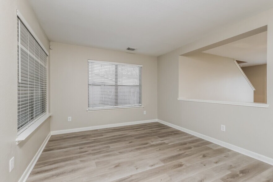 Building Photo - 15602 Clarks Fork Ct