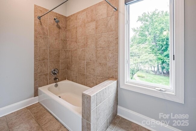 Building Photo - 112 Cedar Bluff Ln