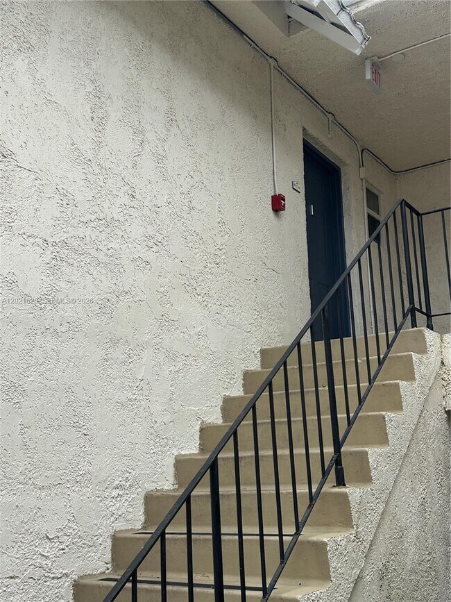 Building Photo - 8617 SW 68th Ct