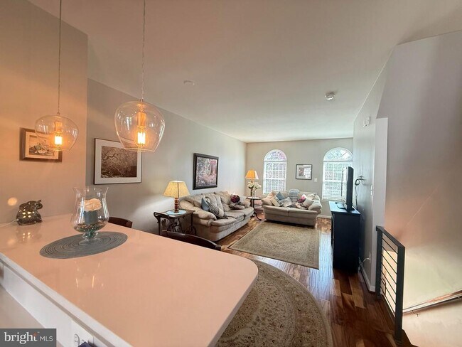 Building Photo - 14050 Cannondale Way